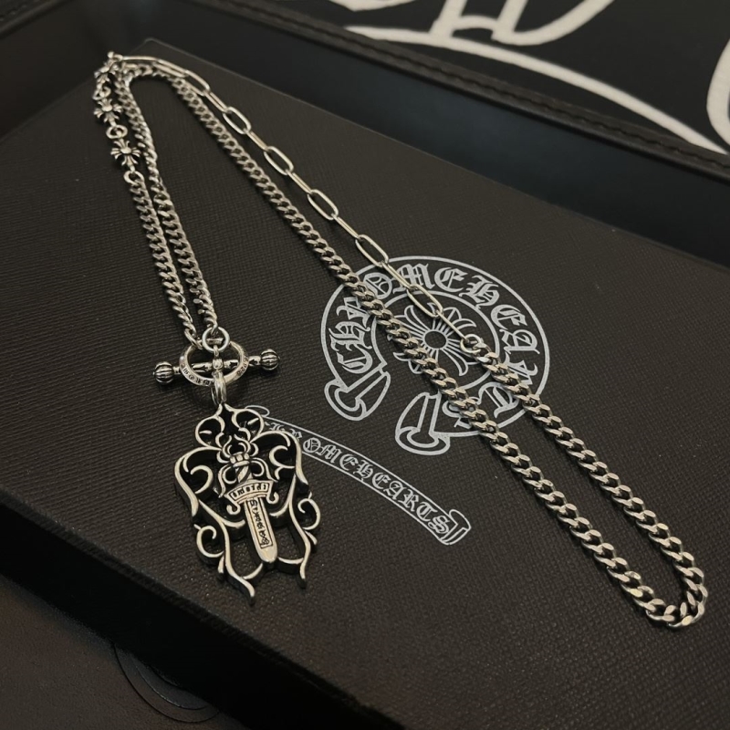 Ch*0me He**ts necklaces